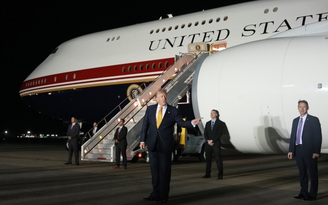 Ông Trump bất ngờ không dùng chuyên cơ Qatar tặng giữa lo ngại an ninh