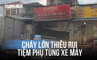 Cháy tiệm phụ tùng xe máy ở TP.HCM, 2 người bị thương
