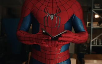 Tiết lộ mẫu điện thoại gập 'siêu bền' của Spider-Man trong 'Brand New Day'