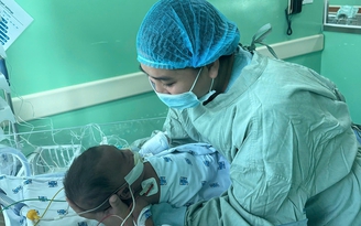 Xin giúp bé gái 4 tháng tuổi tiếp tục hành trình hồi phục sau ghép gan