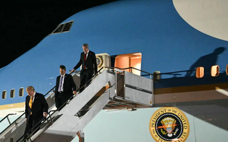 Chuyến bay bí mật của Tổng thống Trump trước nguy cơ ám sát