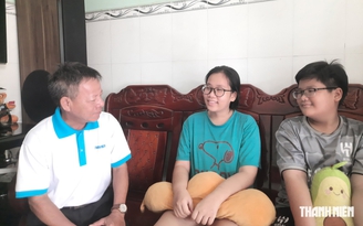 Gồng gánh nuôi 2 con thơ