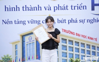 Nữ thủ khoa ngành thương mại điện tử quyết tâm săn học bổng đỡ đần cha mẹ