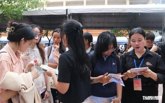 Tân sinh viên săn việc làm thêm: Đừng chỉ nhìn mức lương