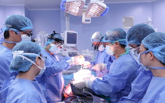 Tim ghép bị suy, nam bệnh nhân phải ghép tim lần 2