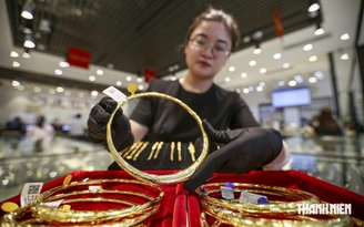 Giá vàng quay đầu giảm sau 4 ngày tăng liên tiếp