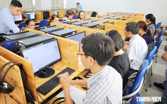 Giáo viên nghỉ hưu có thể dạy toàn thời gian: Không chỉ để bổ sung nhân lực