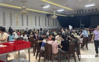 Chuyện ở Phú Quốc: Nhà hàng tiệc cưới dành nguyên sảnh phục vụ cơm chay 0 đồng
