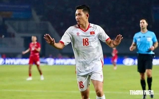 Màn ăn mừng của Hai Long gây sốt, trận Việt Nam đấu Indonesia lập kỷ lục