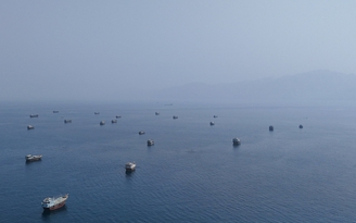 Mỹ tấn công một đảo ở eo biển Hormuz, Iran lập tức đáp trả