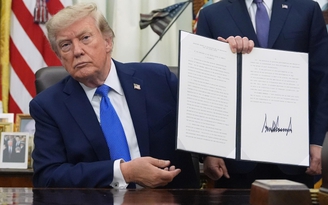 Ông Trump ký sắc lệnh siết 'du lịch sinh con' lấy quốc tịch Mỹ