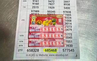 Người đàn ông trúng độc đắc 3 vé xổ số miền Nam, nhận 1,6 tỉ tiền mặt