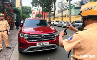 Đỗ ô tô gần ngã tư, cách bao nhiêu mét mới đúng luật?