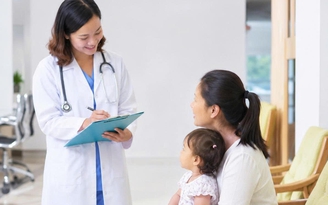 Giữ kế hoạch tài chính gia đình khỏi 'chệch hướng' trước biến số y tế với Bảo hiểm AAA