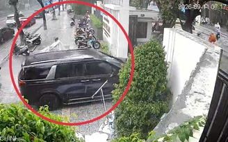 Bất chấp nhà trường cấm, phụ huynh lái ô tô vào trường tiểu học gây bức xúc