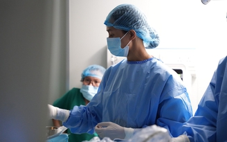 Phát hiện ung thư tuyến giáp khi đi tái khám, bác sĩ khuyến cáo người trẻ