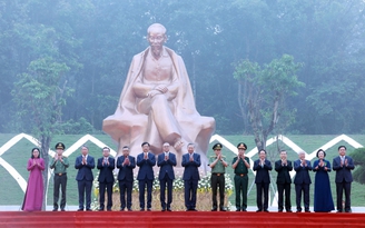 Lòng kính yêu Bác phải được thể hiện bằng sự tận tâm phục vụ nhân dân
