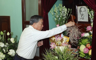 Tổng Bí thư, Chủ tịch nước Tô Lâm dâng hương tưởng nhớ Chủ tịch Hồ Chí Minh