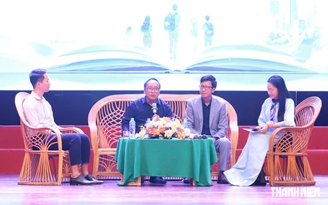 Nhà thơ Trần Đăng Khoa tiết lộ 'bí mật' giúp ông trở thành người nổi tiếng Nhà thơ Trần Đăng Khoa tiết lộ 'bí mật' giúp ông trở thành người nổi tiếng