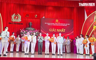 Công an cơ sở 'trổ tài' đưa pháp luật đến gần dân