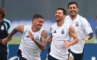 Messi và Ronaldo bất ngờ cùng tham gia trận đấu chia tay Carlos Tevez
