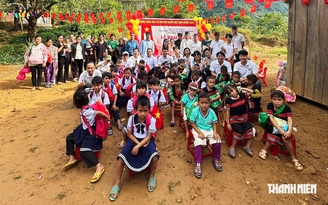 Mang niềm vui ngày đầu năm học mới lên với học sinh ở 'lưng chừng đỉnh trời'