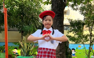 Con hứa sẽ cố gắng học tập không làm cô chú thất vọng