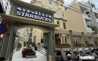 Starbucks mở cửa hàng 'núp' hẻm đầu tiên ở TP.HCM