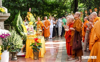 Hàng trăm tăng ni, phật tử dự lễ tưởng niệm Sơ tổ Phật giáo nguyên thủy Việt Nam
