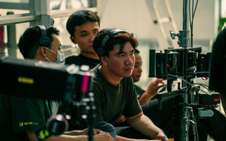 Đạo diễn 'Lên hương' áp lực khi làm việc cùng Hồng Vân, Hồng Đào
