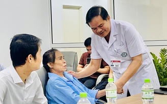 Phẫu thuật cấp cứu vá tim vỡ ngay khi tim đang đập