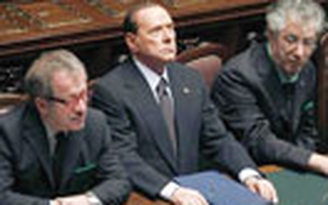 Đế chế Berlusconi sụp đổ