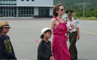 Angelina Jolie và các con rời Côn Đảo