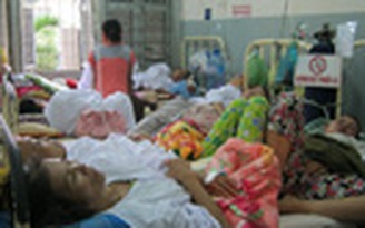 Bệnh viện “ngộp thở” vì quá tải