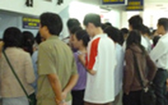 Gian nan mua vé tàu Tết