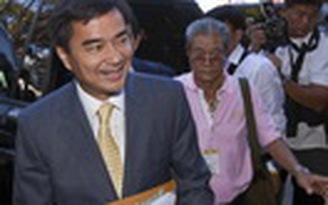Cựu thủ tướng Thái bị thẩm vấn về các vụ trấn áp biểu tình