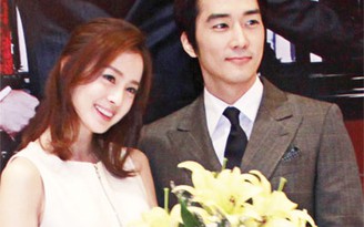 Cuồng nhiệt đón Song Seung-heon và Kim Tae-hee