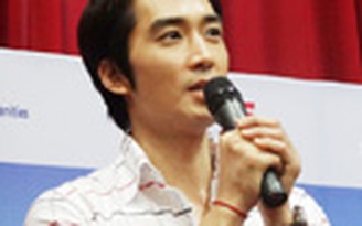 Song Seung Heon giao lưu với sinh viên