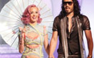 Russell Brand viết hồi ký, Katy Perry bất an