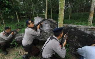 Đụng độ sắc tộc ở Indonesia, 12 người chết