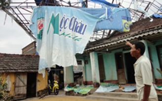 Biển quảng cáo gây họa cho nhà dân
