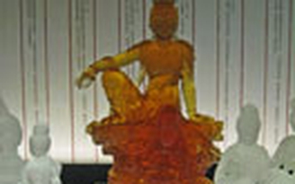 Tượng Phật pha lê cao 2 mét
