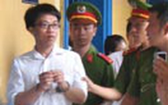 Lãnh án tù vì làm giả giấy tờ để lấy hàng khỏi cảng