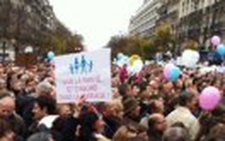 Dân Pháp biểu tình rầm rộ phản đối hôn nhân đồng tính