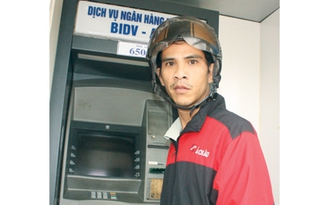 Vụ Phơi nắng chờ rút tiền: Ngân hàng viện đủ lý do