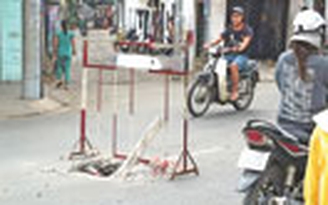 Nắp cống bị bể