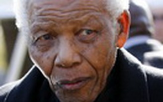 Ông Nelson Mandela xuất viện