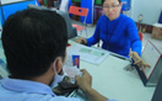 Mua vé tàu Tết: Cháy số thứ tự và điệp khúc chầu chực