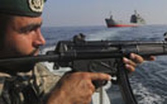 Iran tập trận rầm rộ ở vịnh Ba Tư