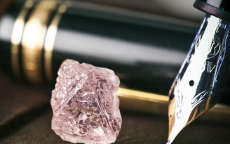 Tìm thấy viên kim cương hồng "khủng" tại Úc